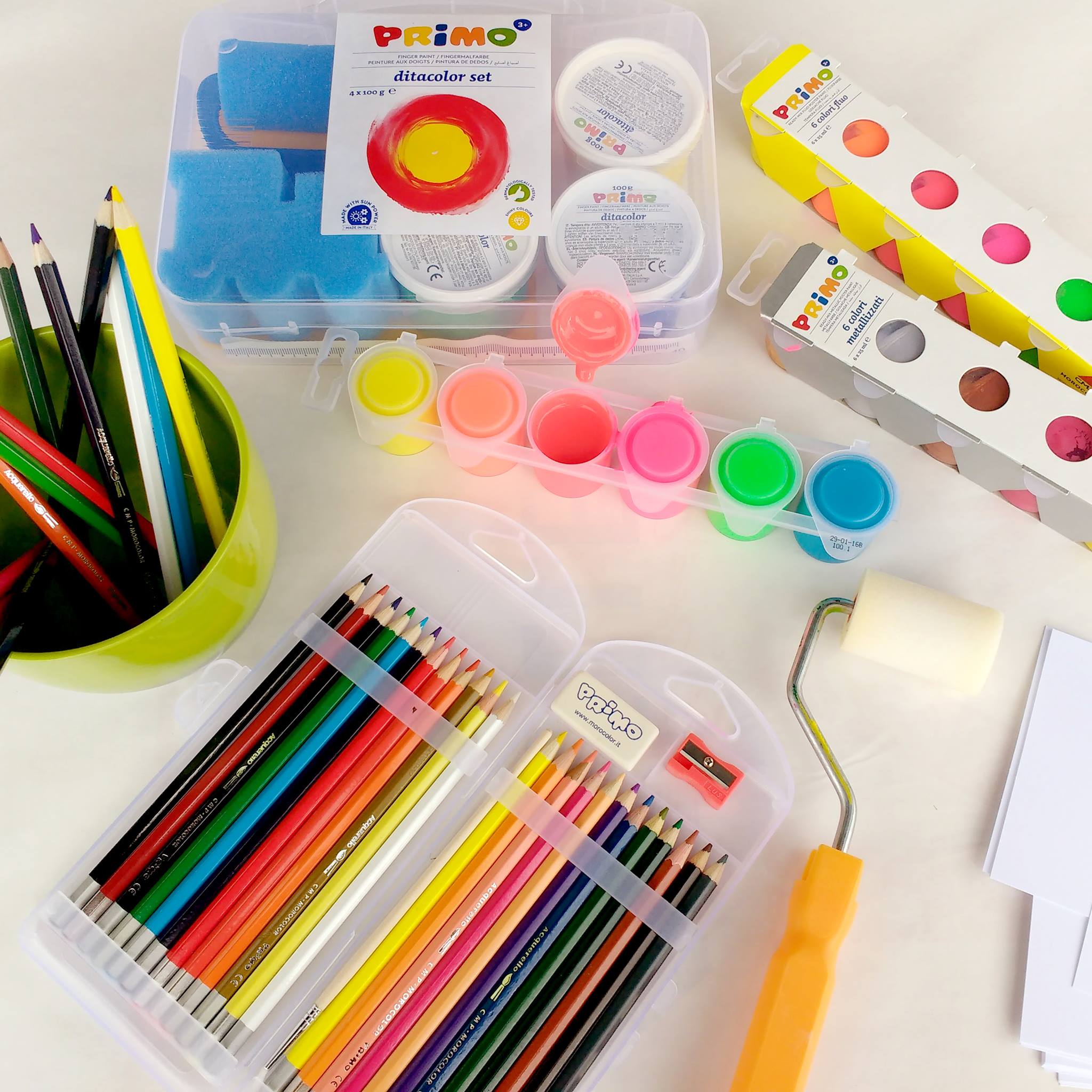 Colori a tempera o acrilici